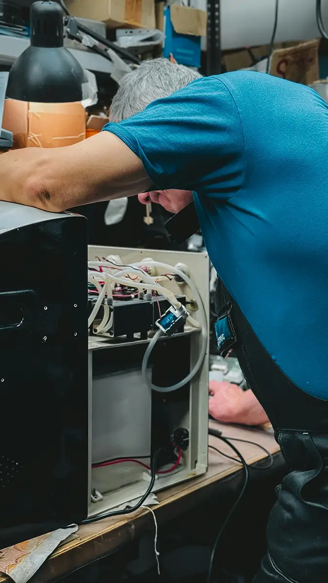 Intervention sur une réparation électrique à domicile par JPSERVICES22